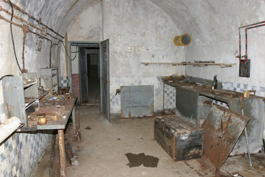 Ligne Maginot - BOIS d'ESCHERANGE - X3 (Quartier Kanfen - I/169°RIF) ( Abri ) - L'usine éléctrique.
L'atelier - ZEIG Marc - Col  HUYGEN Georges
