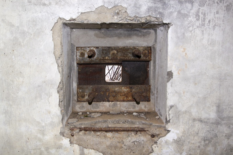 Ligne Maginot - HECKENMUEHLE OUEST - (Blockhaus pour arme infanterie) - Créneau pour FM - Antoine SCHOEN