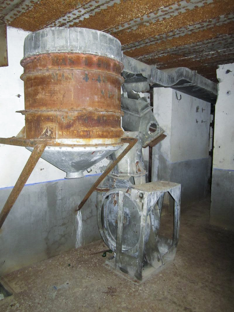 Ligne Maginot - HOFFEN ( Casemate d'infanterie ) - Ventilation et filtre dans chambre de troupe - Gregory Fuchs