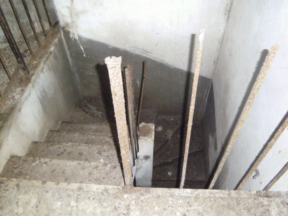 Ligne Maginot - HOFFEN ( Casemate d'infanterie ) - L'escalier vers l'étage inférieur - GLÜCKSJÄGER GJ13