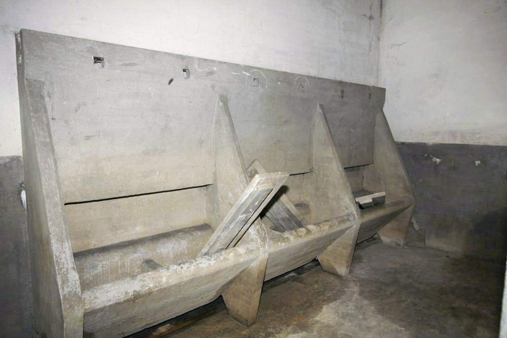 Ligne Maginot - HOFFEN - (Abri) - Lavabos
(PC) - GRAMI Michel