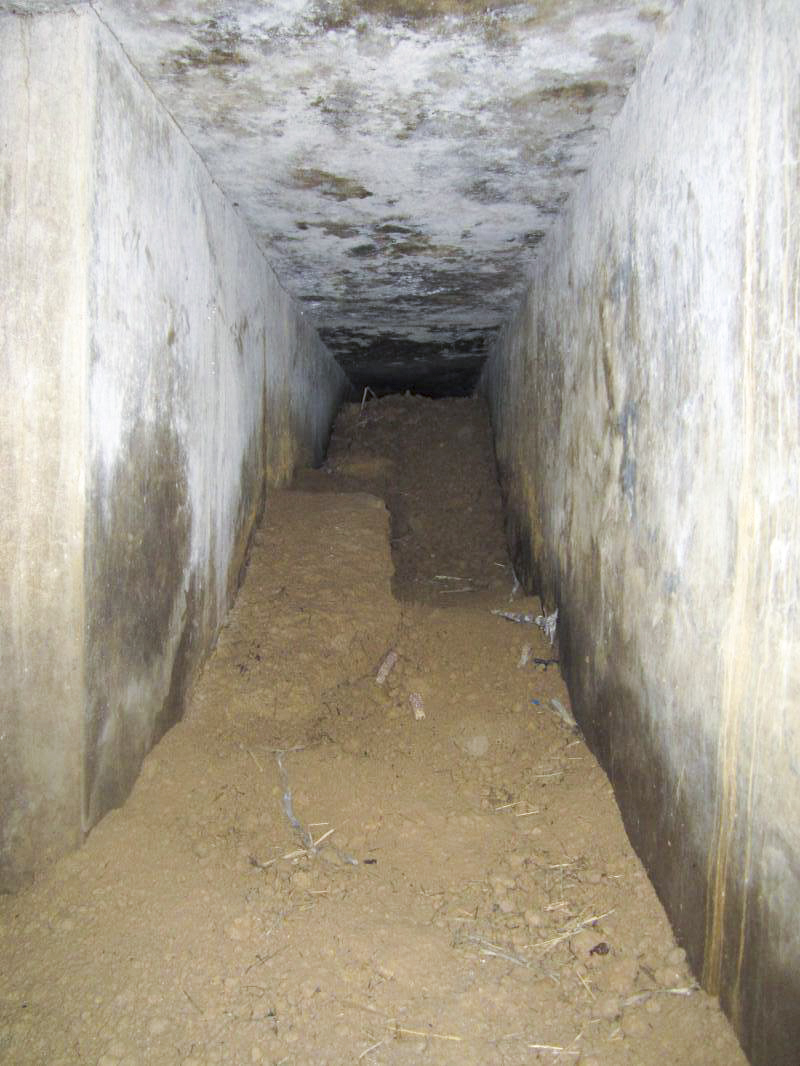 Ligne Maginot - HOHWILLER (I/79° RIF ?) - (PC de Quartier) - Le couloir vers la deuxième entrée, totalement comblé - Gregory Fuchs