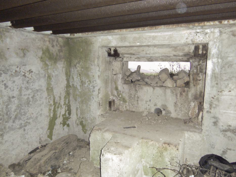 Ligne Maginot - HUNSPACH 2 - (Blockhaus pour canon) - La chambre de tir avec  le créneau de tir - GLÜCKSJÄGER GJ13