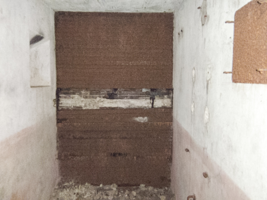 Ligne Maginot - HUNSPACH MOULIN EST - (Casemate d'infanterie - Simple) - L'amorce obturée de la galerie de liaison vers la casemate voisine - GLÜCKSJÄGER GJ13