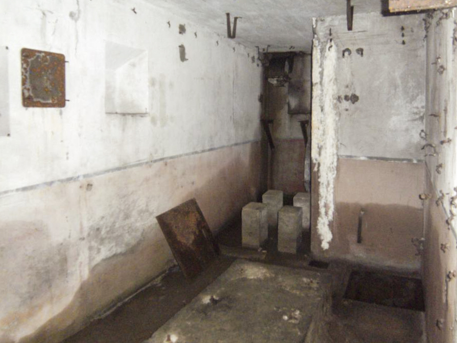 Ligne Maginot - HUNSPACH MOULIN OUEST - (Casemate d'infanterie - Simple) - L'emplacement du groupe électrogène à moteur CLM et du réservoir d'eau pour le refroidissement - GLÜCKSJÄGER GJ13
