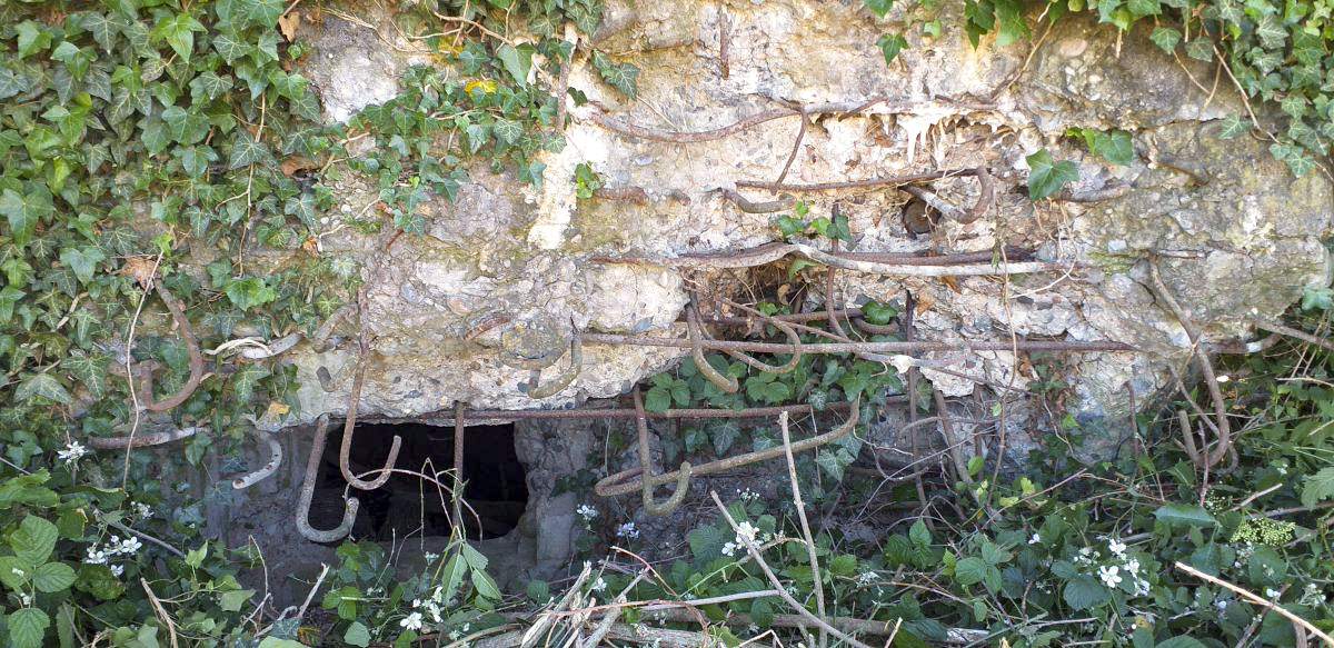 Ligne Maginot - KERNEIS - (Blockhaus pour arme infanterie) - Dégâts sur la visière du créneau - Gregory Fuchs