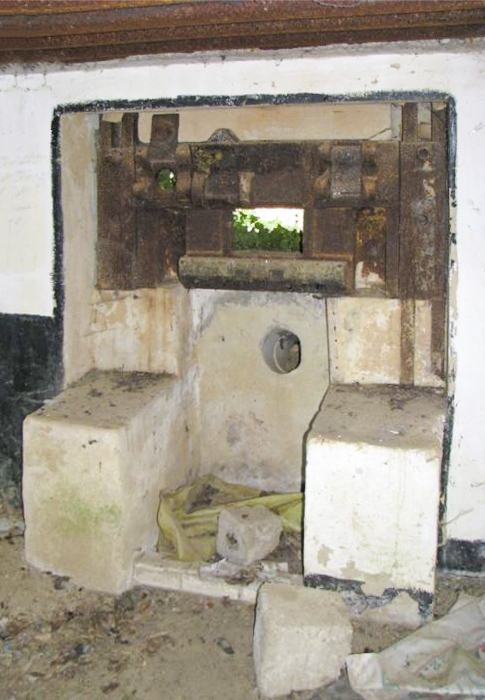 Ligne Maginot - Blockhaus de l'Oberfeld - Le créneau et la trémie Pamart Lemaigre - Antoine SCHOEN