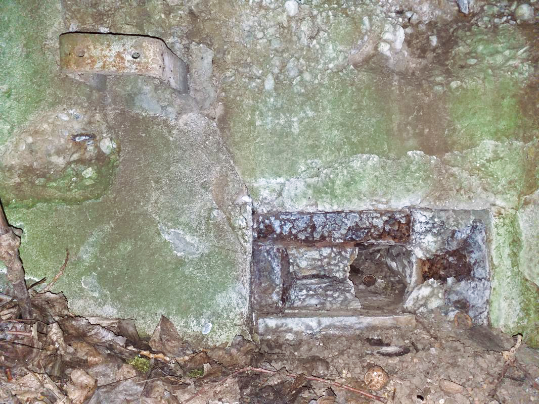 Ligne Maginot - OBERSEEBACH NORD - (Blockhaus pour canon) - Créneau FM nord-ouest - gregfuchs