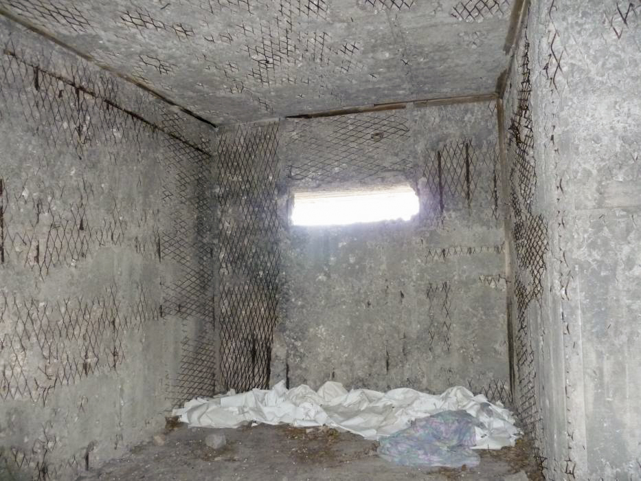 Ligne Maginot - O45 - MADONE de GORBIO Sud ( Blockhaus pour arme infanterie ) - Le créneau pour tirer - Jean-François PERRIGAULT