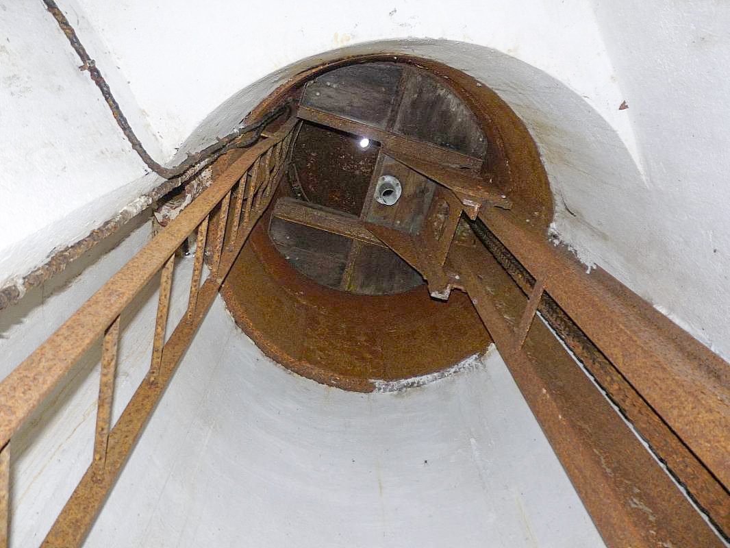 Ligne Maginot - BARRUNGSHOFF - BORNUNGSHOFF - X11 - (Abri) - Cloche GFM vue du bas - sylvie laure lambert