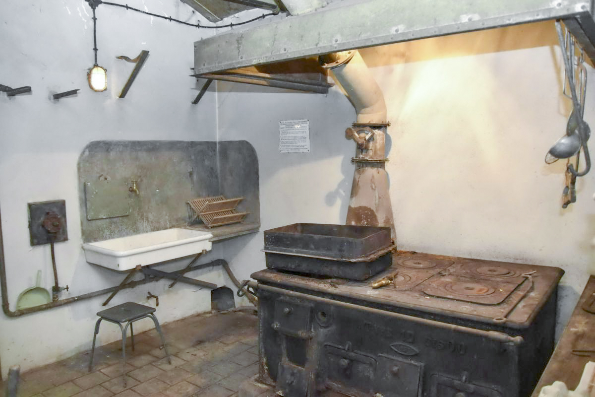 Ligne Maginot - BOIS DE CATTENOM - X14 - (Abri) - Cuisine. - D.Froehly