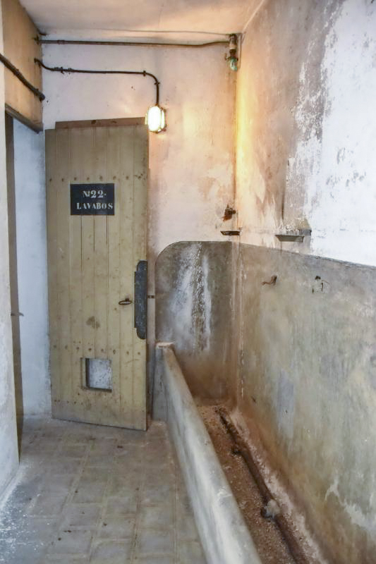 Ligne Maginot - BOIS DE CATTENOM - X14 - (Abri) - Lavabos. - D.Froehly