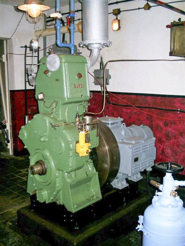 Ligne Maginot - BOIS DE CATTENOM - X14 - (Abri) - L'un des moteurs SUPDI de l'usine électrique en ordre de marche - Jules Mathieu