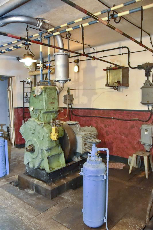Ligne Maginot - BOIS DE CATTENOM - X14 - (Abri) - Moteur 1 de marque 'SUPDI' (SUPer DIesel) - D.Froehly