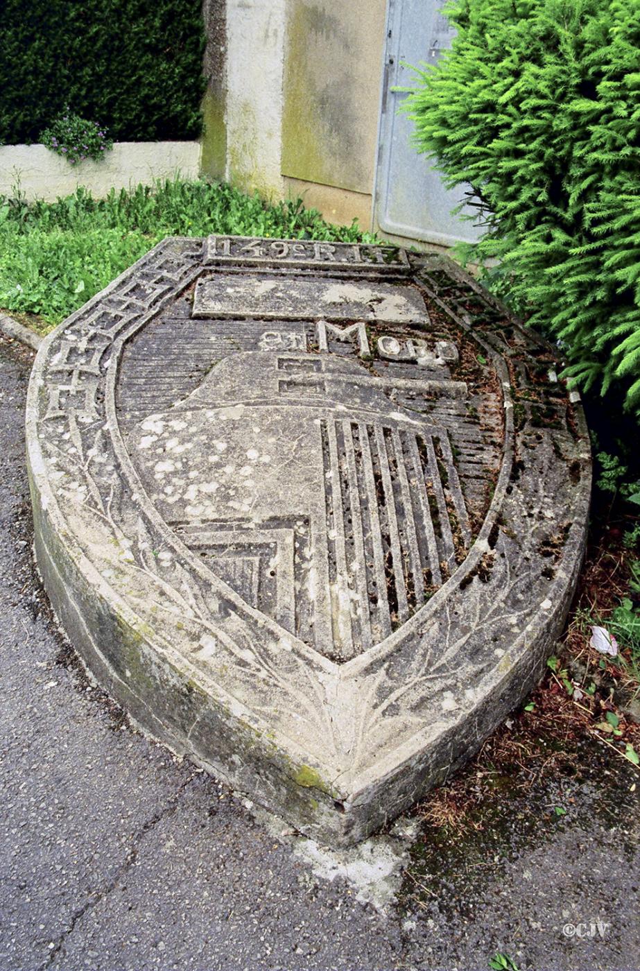 Ligne Maginot - MORFONTAINE (Camp de sureté) - L'insigne du 149° RIF
L'insigne se trouve à Morfontaine, près du 18, rue du 149e RIF - Lia VERMEULEN