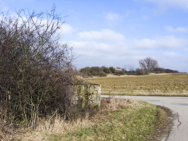 Ligne Maginot - FIRST 6 (Blockhaus pour canon) - En arrière plan le bloc 1 du Welschhof - Christian LENHARD