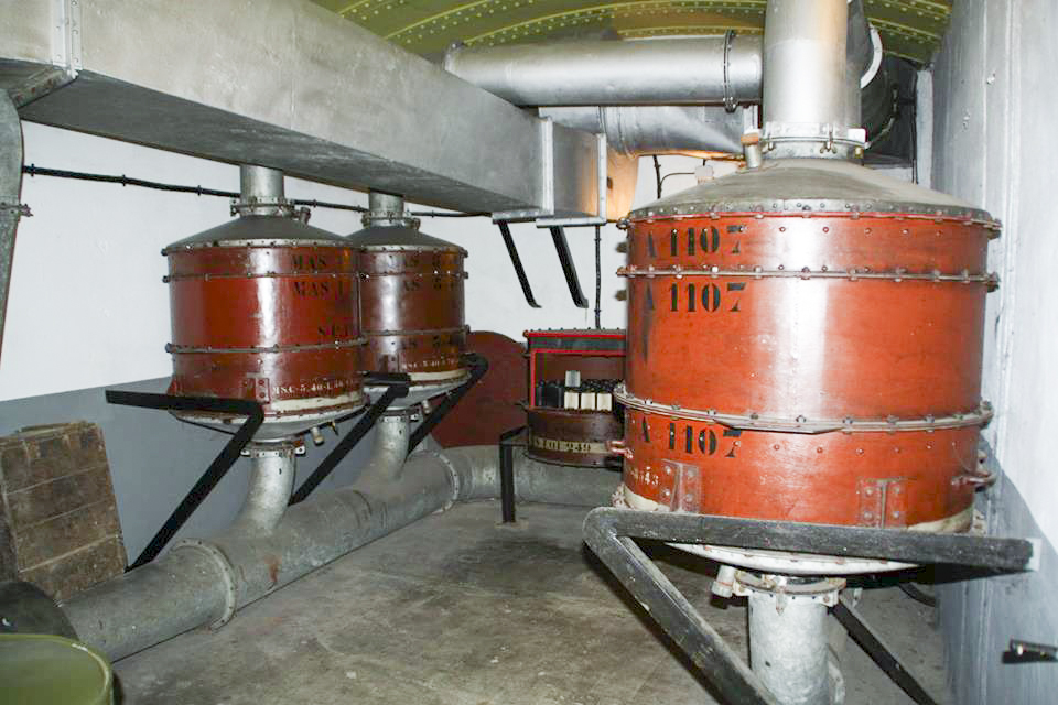Ligne Maginot - HATTEN (I / 23° RIF) (Abri) - La salle des filtres - EVA Philippe