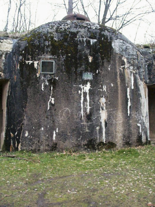 Ligne Maginot - HEIDENBUCKEL - (Abri) - La caponnière centrale surmontée de l'unique cloche GFM - GRASSER Michel