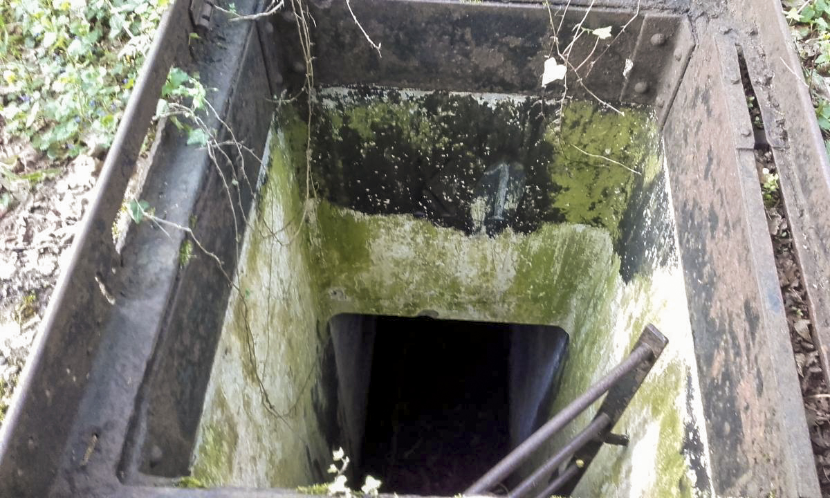 Ligne Maginot - K1 - (Chambre de coupure) - Le marquage K1 est gravé dans le puit d'accès de la chambre de coupure - Martz yannick