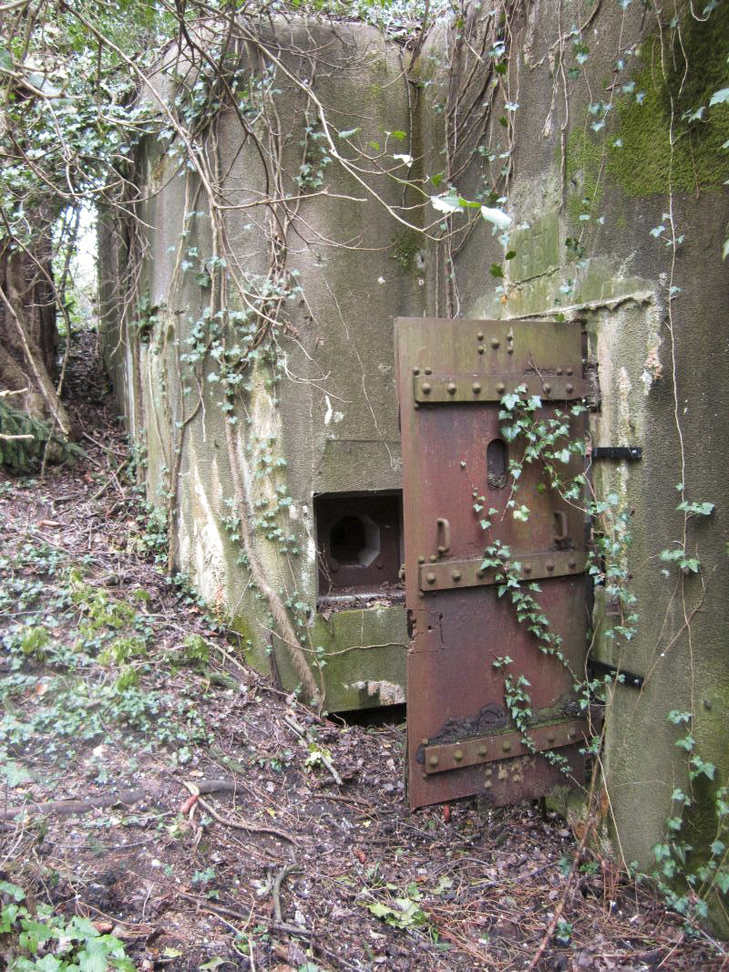 Ligne Maginot - KOENIGSBRUCK SUD - (Casemate d'infanterie) - Entrée et créneau FM - gregfuchs