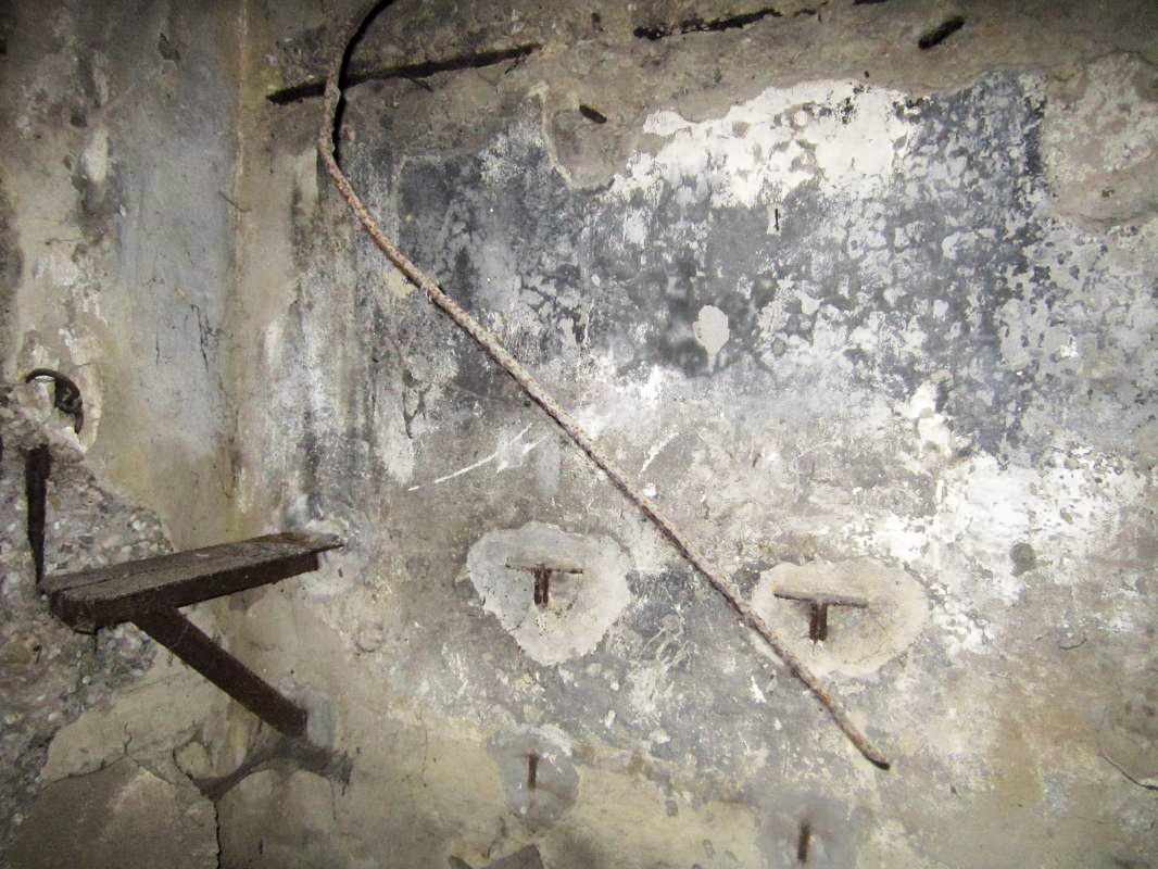 Ligne Maginot - KUBELMUEHLE 1 (AVANT POSTE) - (Blockhaus pour canon) - Supports dans chambre de tir AC 47 - gregfuchs