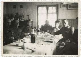 Ligne Maginot - 79° RIF - Popote de l'Eckenmuhl - Noël 39 - Officiers de la 3° CEF ou du 1° Bon du 79° RIF à la popote de l'Eckenmühl, à l'angle du bois de Hoffen. 
Noel 1939