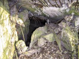 Ligne Maginot - SCHMELTZBACH EST - (Casemate d'infanterie - Double) - Chambre de tir Ouest, ce qui reste de la façade au niveau du fossé diamant