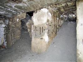 Ligne Maginot - SCHMELTZBACH EST - (Casemate d'infanterie - Double) - A droite entrée de la chambre du chef de casemate, à gauche entrée de la chambre de repos