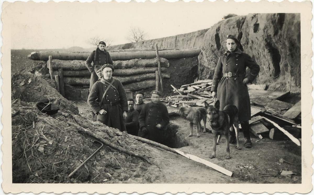 Ligne Maginot - 79° RIF - 3° CEF - 79° RIF  (3° CEF ?)  
Construction d'une position de mortiers