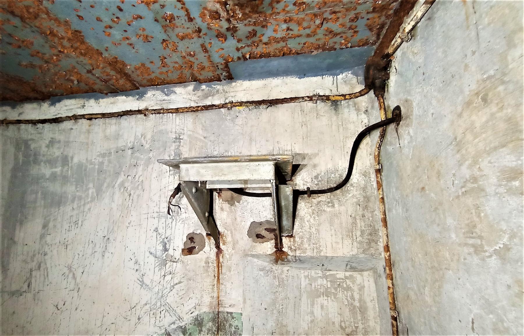Ligne Maginot - PETIT REDERCHING - (Abri) - Support du ventilateur de mise en surpression  de la caponnière - Baptiste GAUDIN