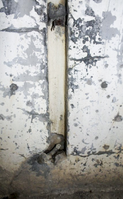 Ligne Maginot - GUCKENBERG 9 - (Observatoire d'artillerie) - L'entrée des cables - Christian LENHARD