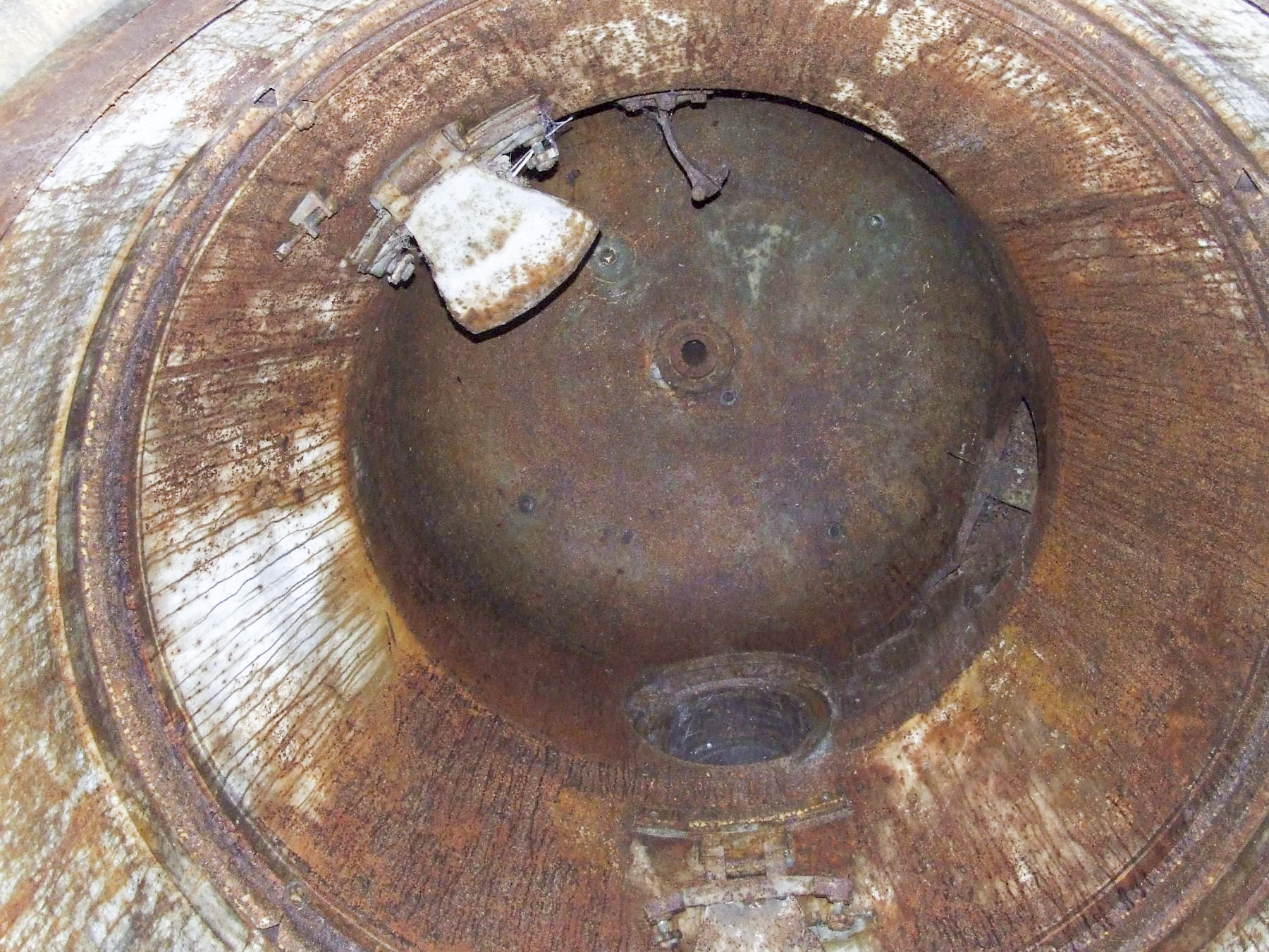 Ligne Maginot - GRAND BOIS - (Casemate d'infanterie) - L'intérieur vide de la cloche AM - STENGER Mathieu