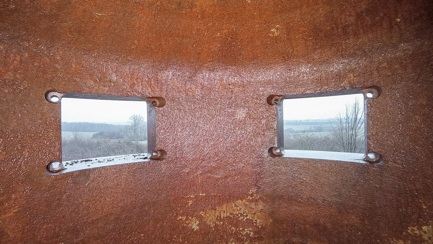 Ligne Maginot - PETIT REDERCHING - (Abri) - Créneaux de la cloche GFM en portée de tir des blockhaus du Galgenberg dans le vallon au sud de l'abri - Baptiste Gaudin