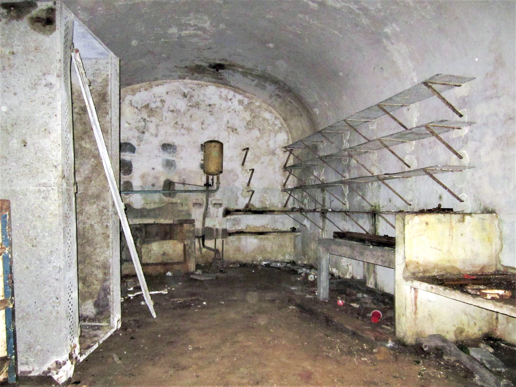 Ligne Maginot - PETIT REDERCHING - (Abri) - Local des vivres - Gregory Fuchs