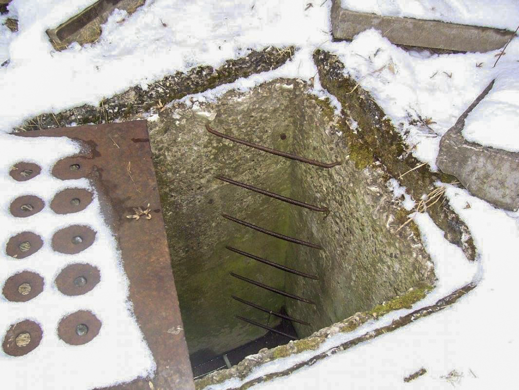 Ligne Maginot - PETIT REDERCHING - (Abri) - L'issue de secours - BACH J.M.