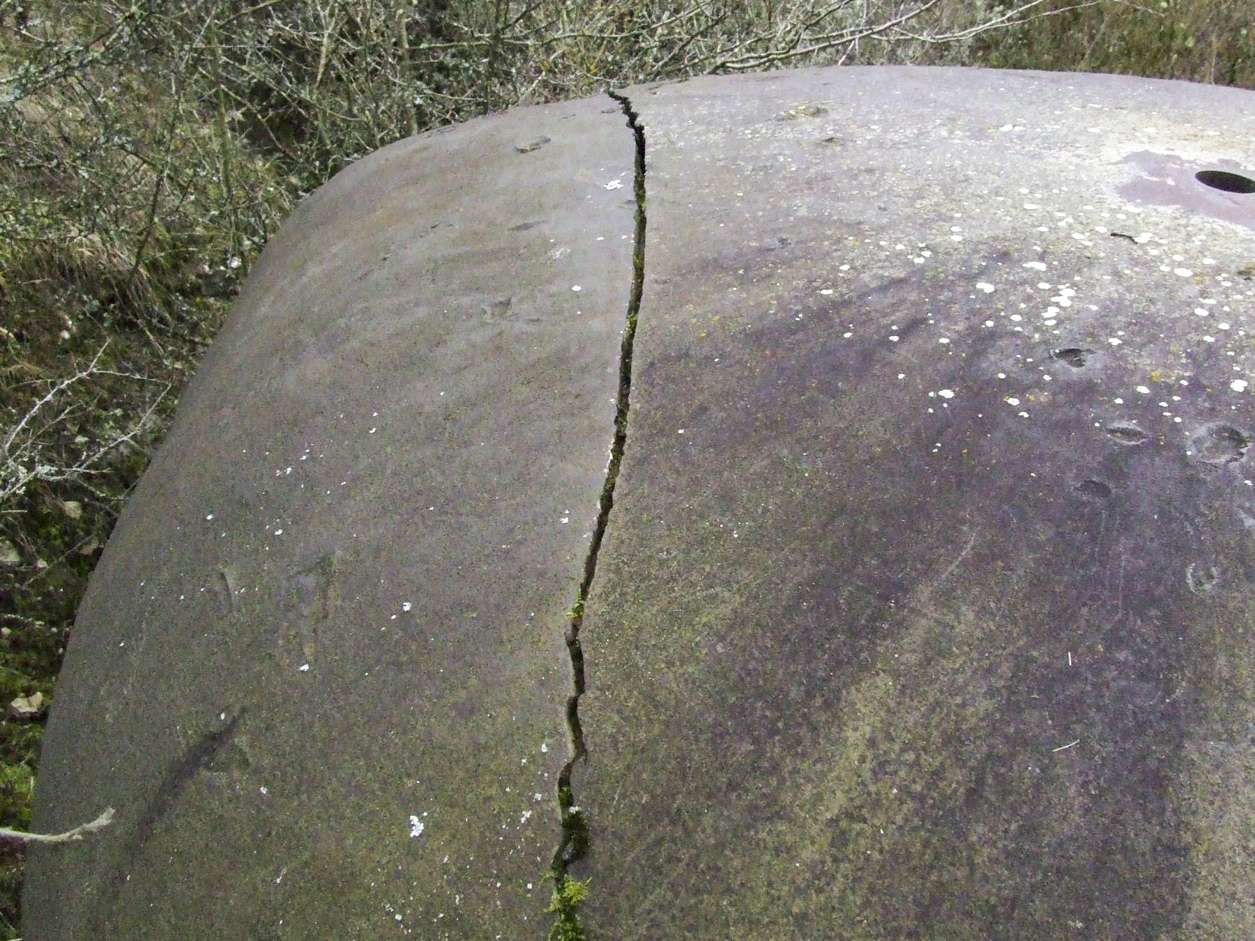 Ligne Maginot - ACHEN NORD EST - (Casemate d'infanterie - double) - La cloche AM fissurée - STENGER Mathieu