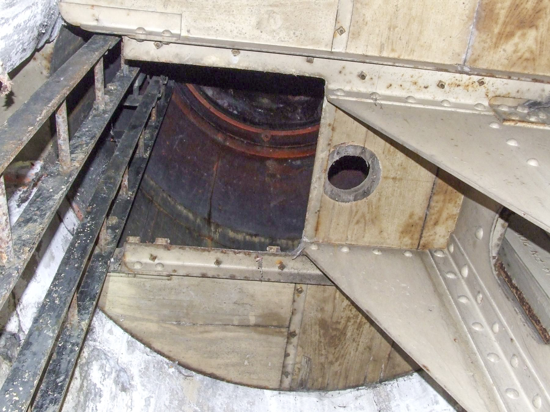 Ligne Maginot - ACHEN NORD EST - (Casemate d'infanterie - double) - La deuxième cloche GFM - STENGER Mathieu