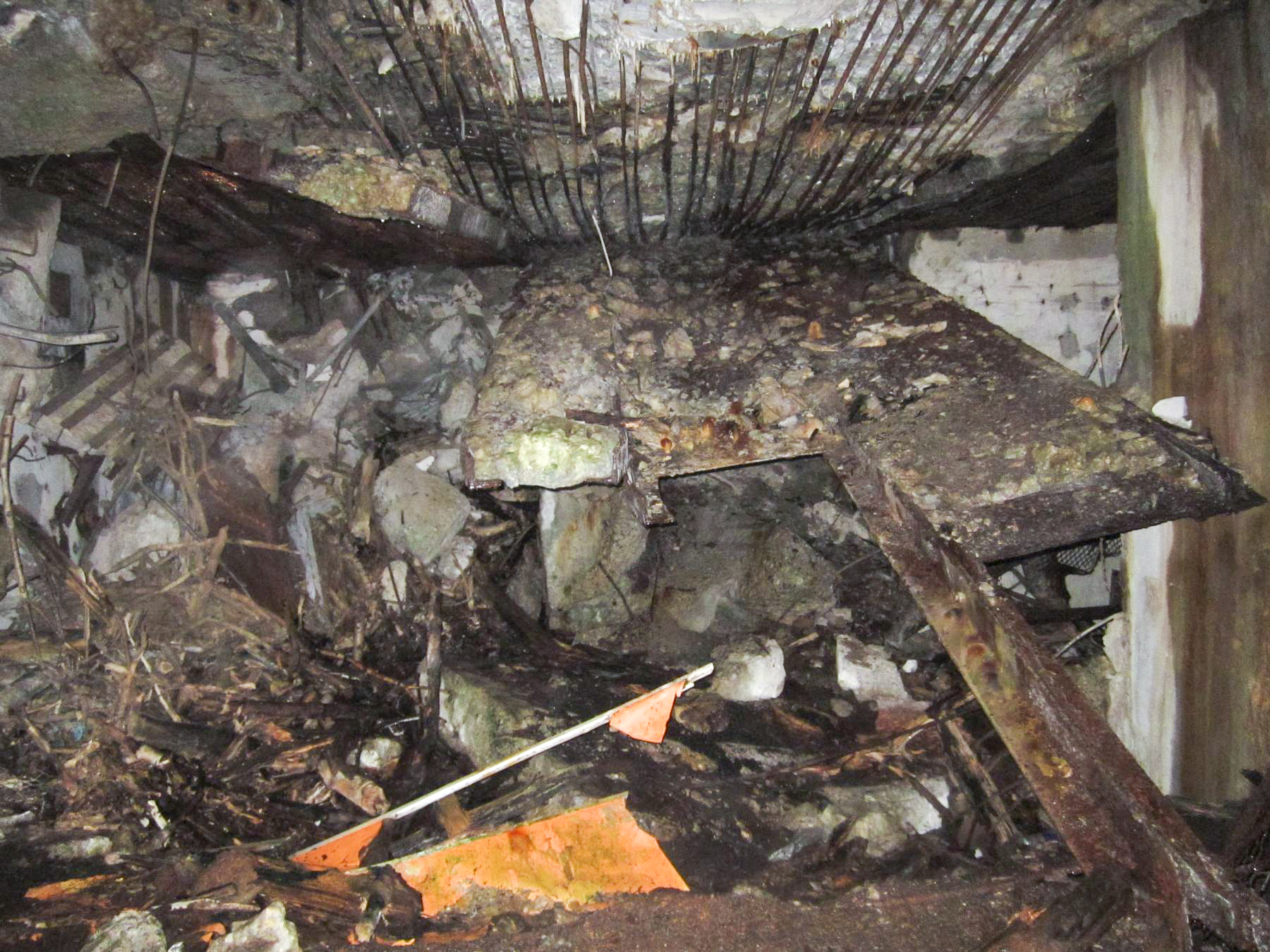 Ligne Maginot - HOCHWALD C5 - (Casemate d'infanterie) - La chambre de tir totalement détruite - Gregory Fuchs