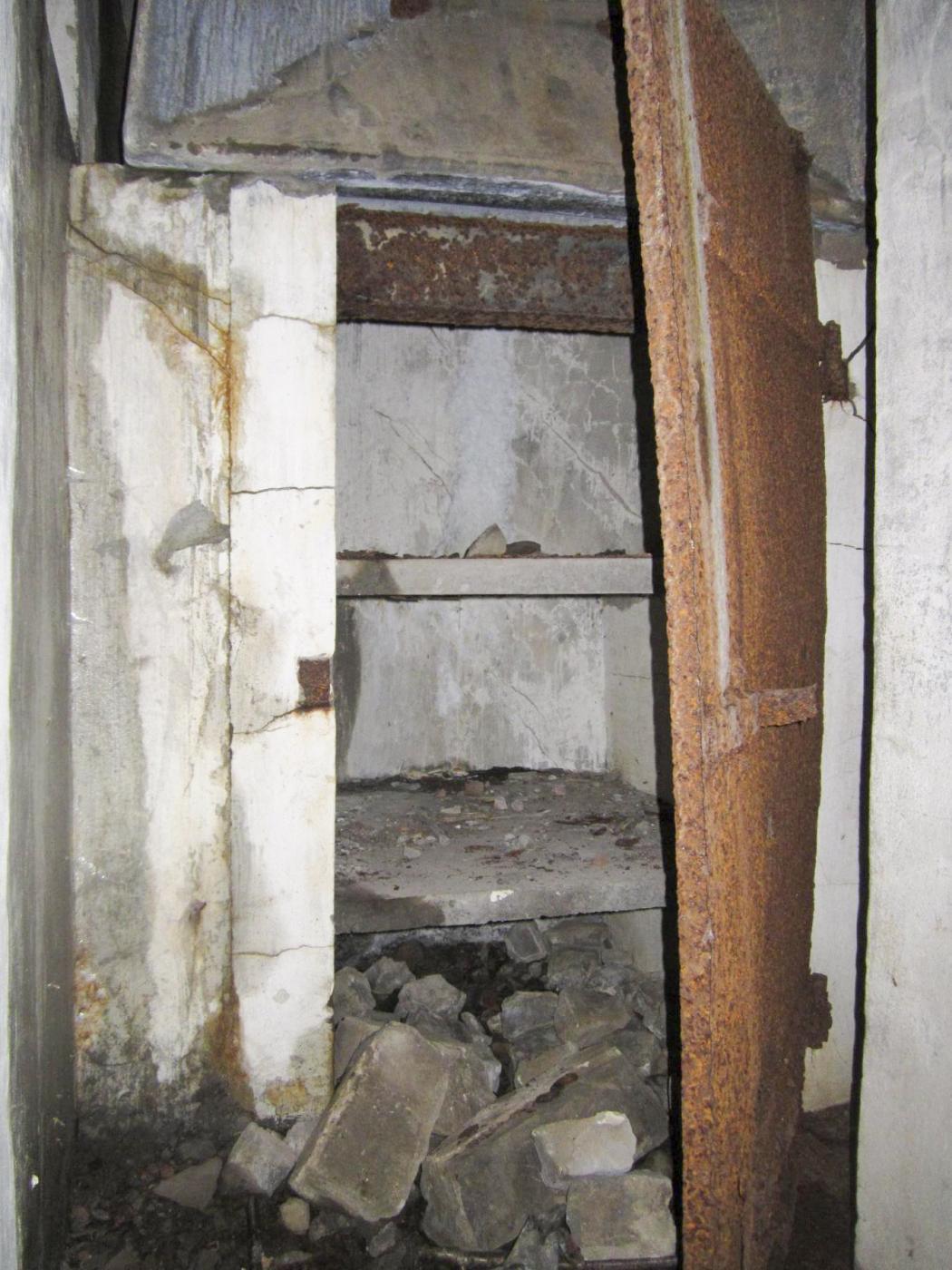 Ligne Maginot - HOCHWALD C5 - (Casemate d'infanterie) - Chambre pour deux officiers - coffre à documents - Gregory Fuchs