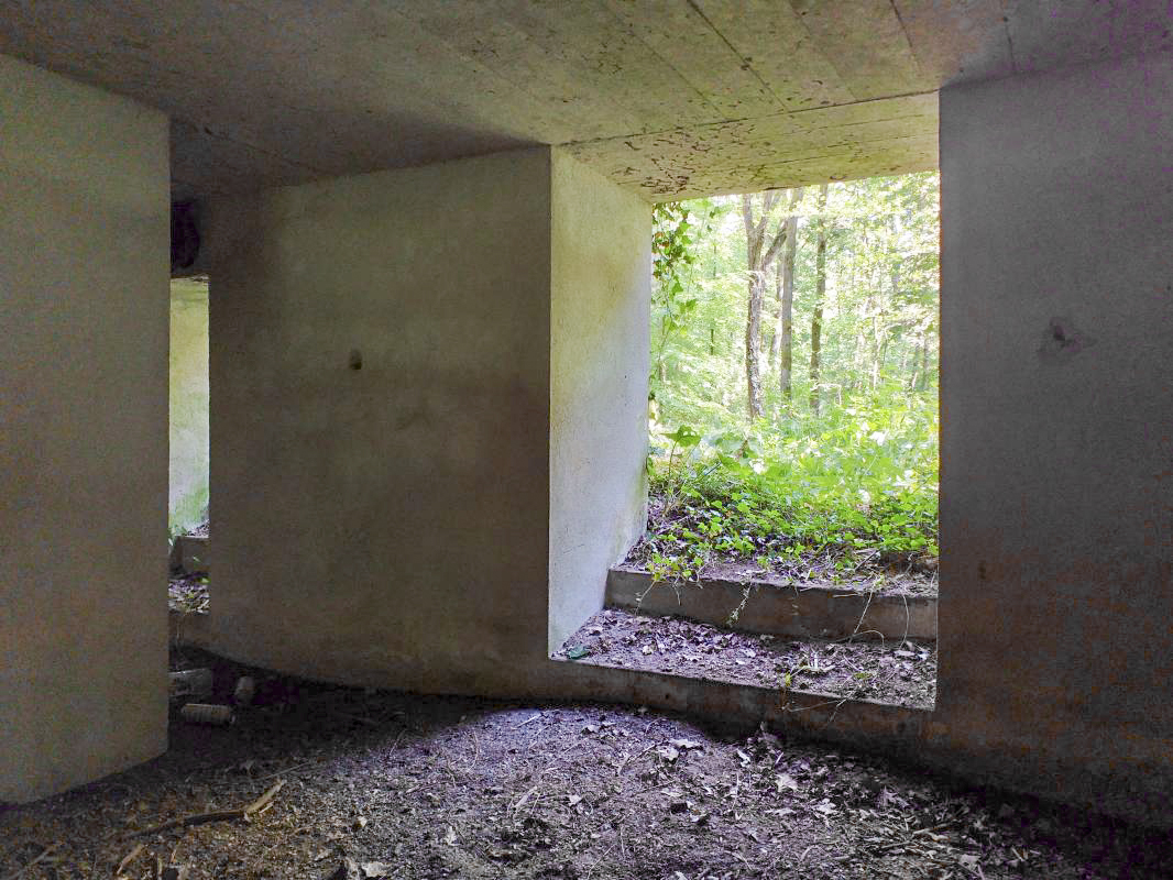 Ligne Maginot - SELTZBACH 2 - (Blockhaus pour canon) - Les entrées (homme à gauche, canon à droite) - gregfuchs