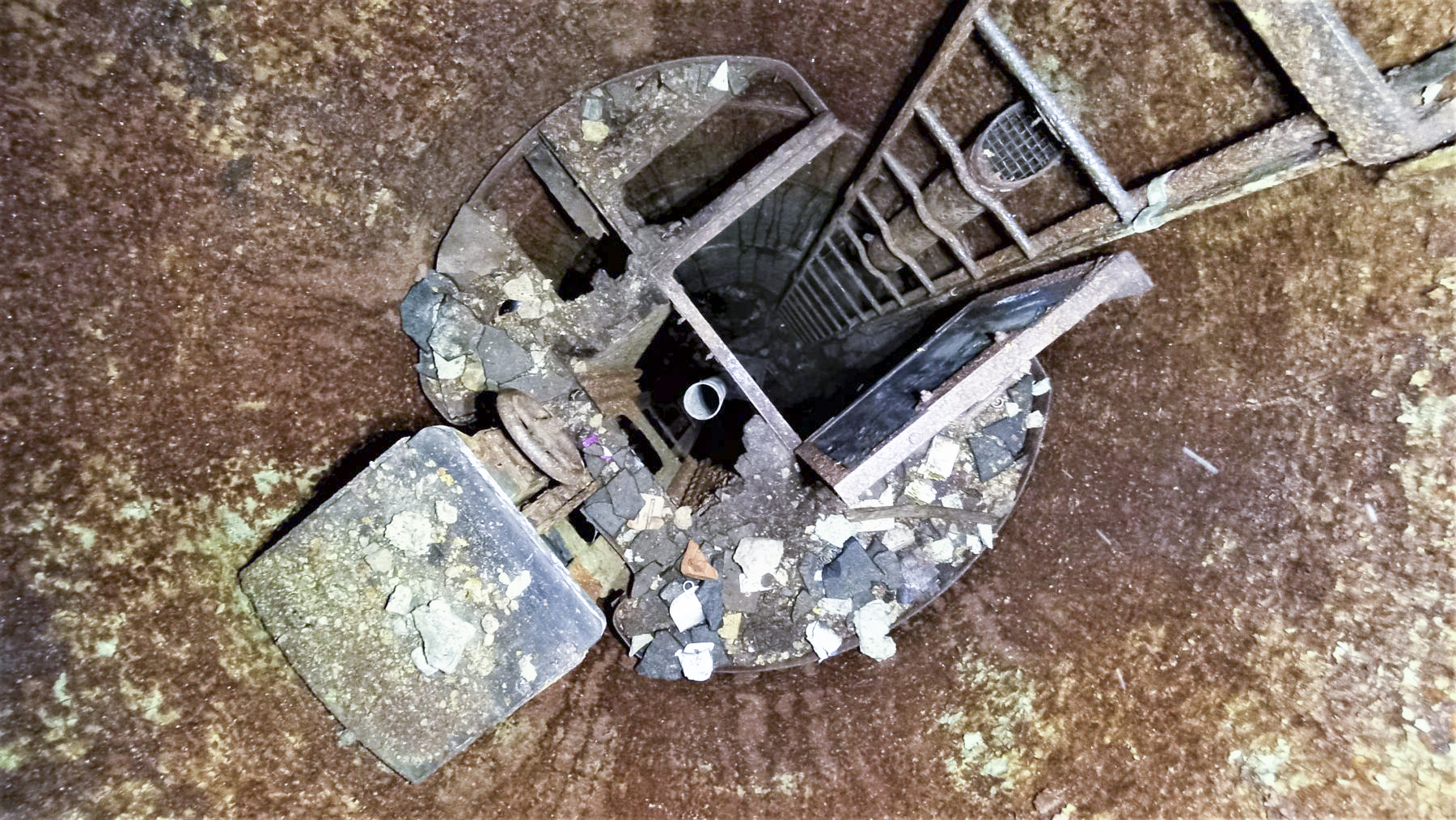 Ligne Maginot - PETIT REDERCHING - (Abri) - Vue de dessus du plancher de la cloche GFM  - Baptiste GAUDIN