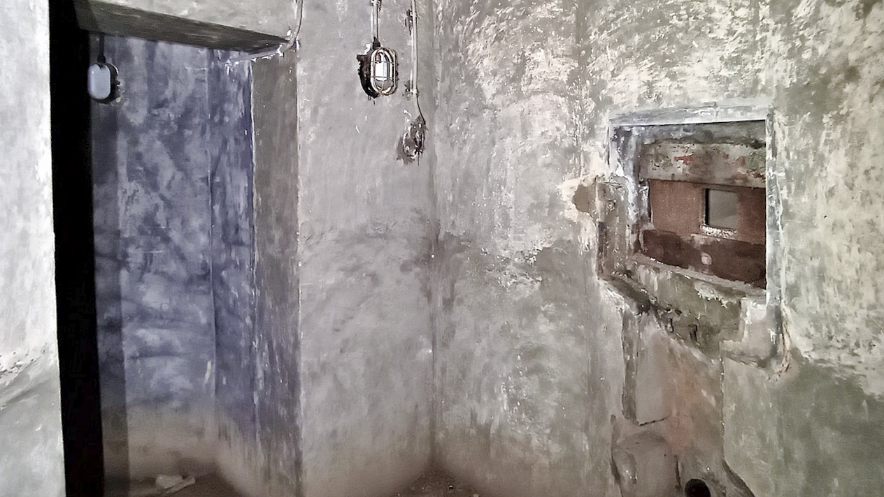 Ligne Maginot - PETIT REDERCHING - (Abri) - Caponnière du coffre Ouest avec créneau pour Fusil Mitrailleur - Baptiste GAUDIN