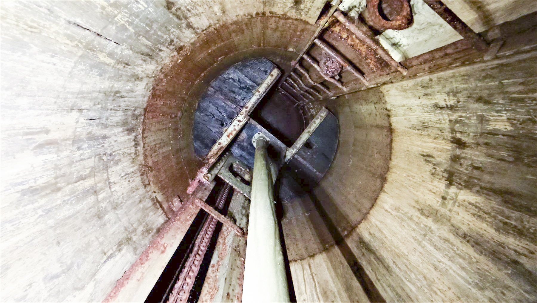 Ligne Maginot - PETIT REDERCHING - (Abri) - Vue de dessous du plancher mobile de la cloche GFM - Baptiste GAUDIN