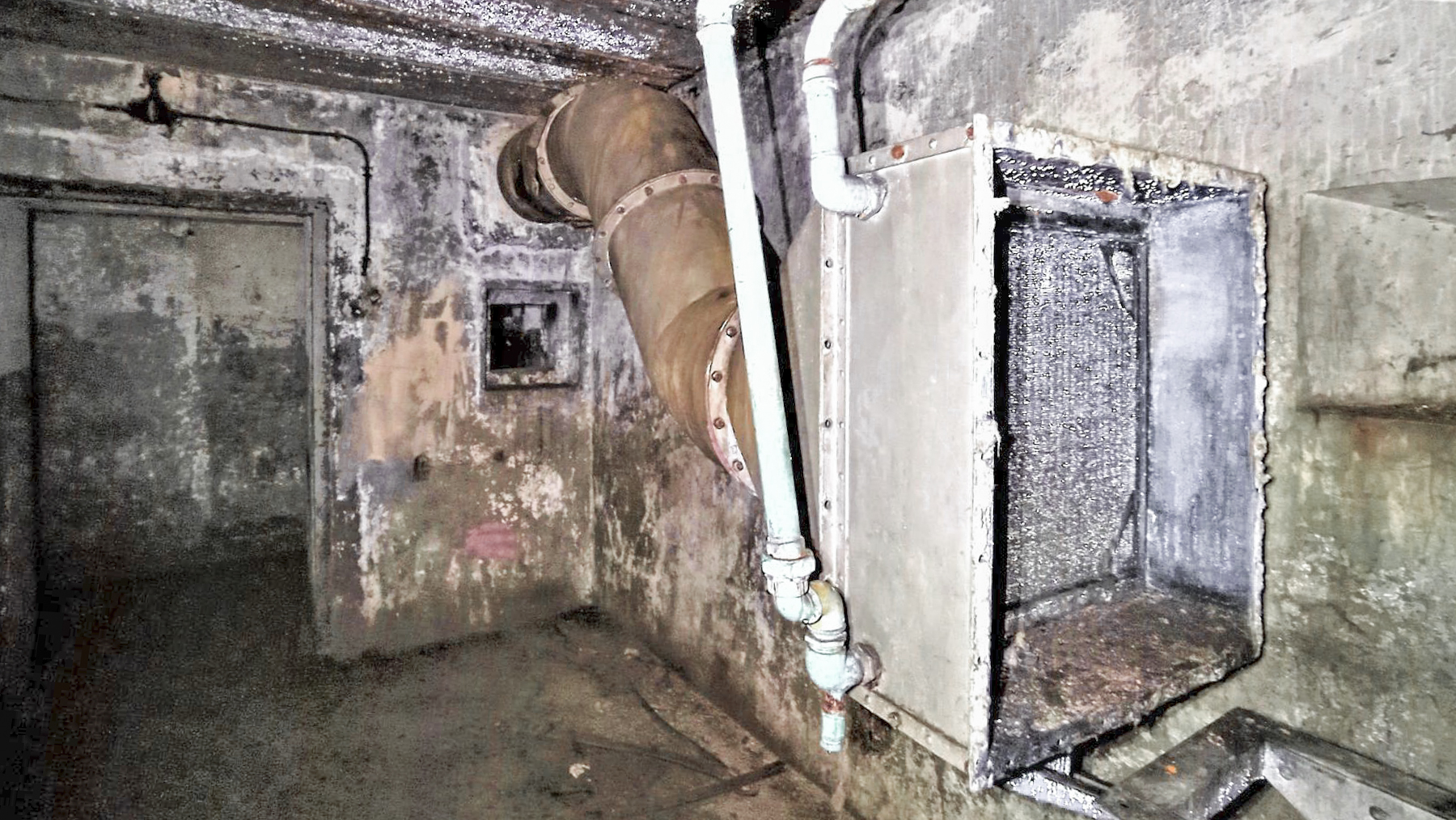 Ligne Maginot - PETIT REDERCHING - (Abri) - Restes de la batterie chauffante de l'ouvrage située dans le local du piquet de garde du coffre central - Baptiste GAUDIN