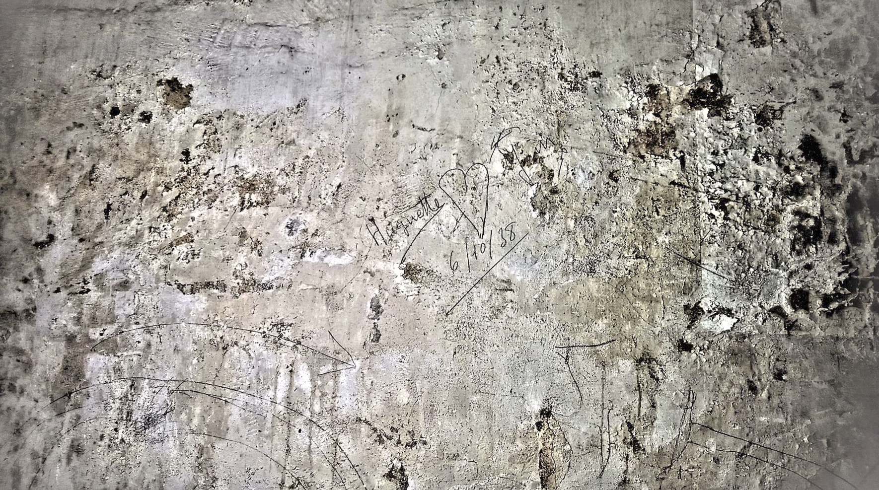 Ligne Maginot - PETIT REDERCHING - (Abri) - Détail des inscriptions 'Hugette 6/10/38' - Baptiste GAUDIN