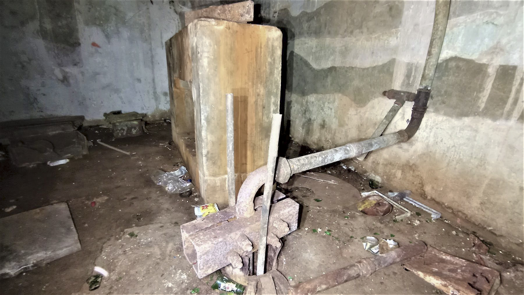 Ligne Maginot - PETIT REDERCHING - (Abri) - Local des vivres - puits de l'hydro-pompe Mengin - Baptiste GAUDIN