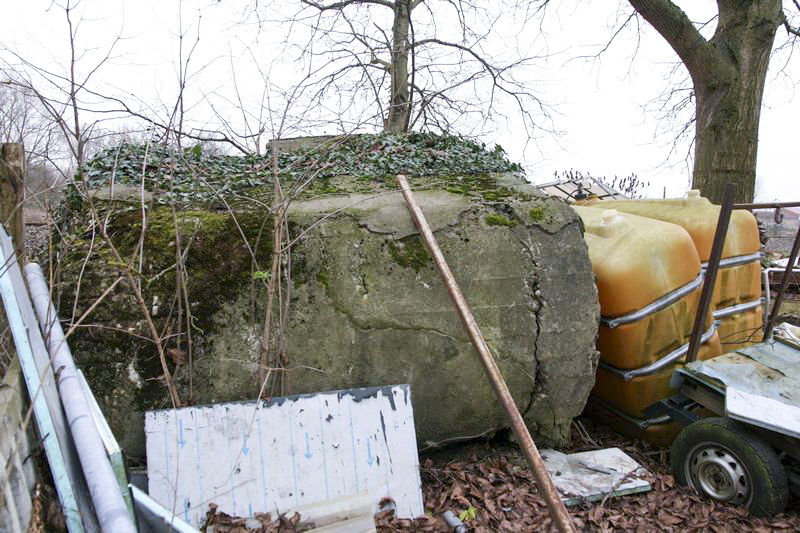 Ligne Maginot - VOIE-FERREE de ROPPENHEIM (Blockhaus pour canon) - Les restes de béton - GRUBER Franck