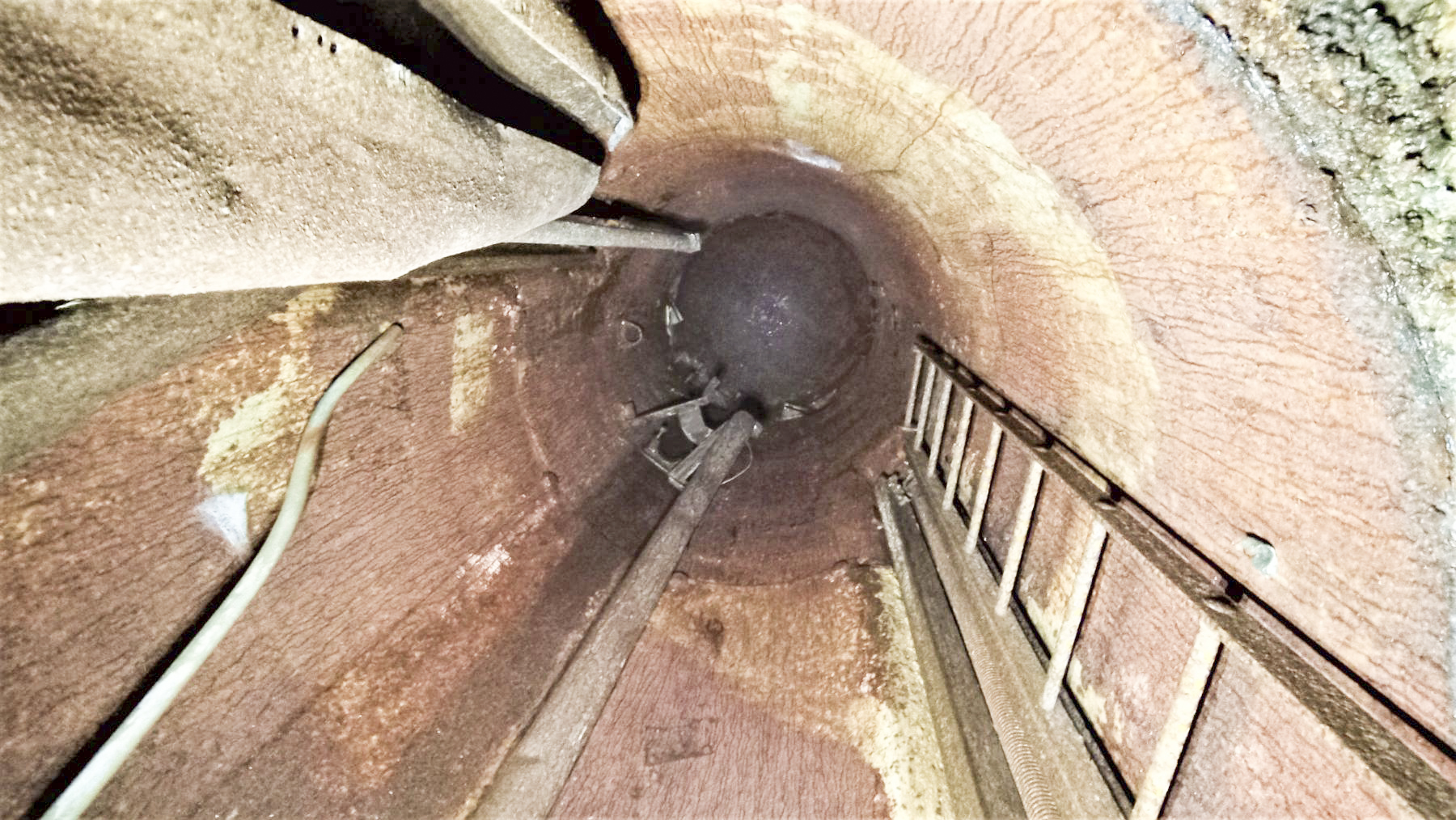 Ligne Maginot - HOCHWALD C9 - (Casemate d'infanterie) - Etage supérieur
Cloche jumelage de mitrailleuses MAC 31 - Baptiste GAUDIN