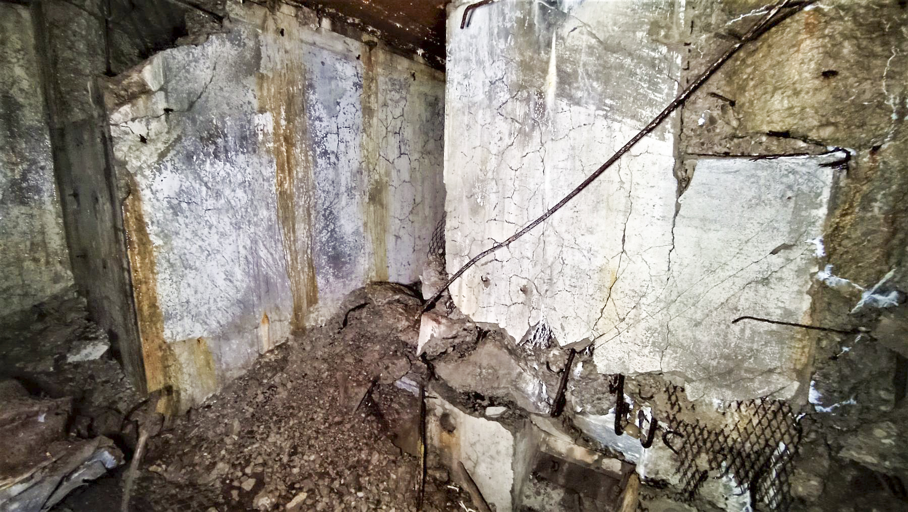 Ligne Maginot - HOCHWALD C6 - (Casemate d'infanterie - double) - Accès au local de l'issue de secours - Baptiste GAUDIN