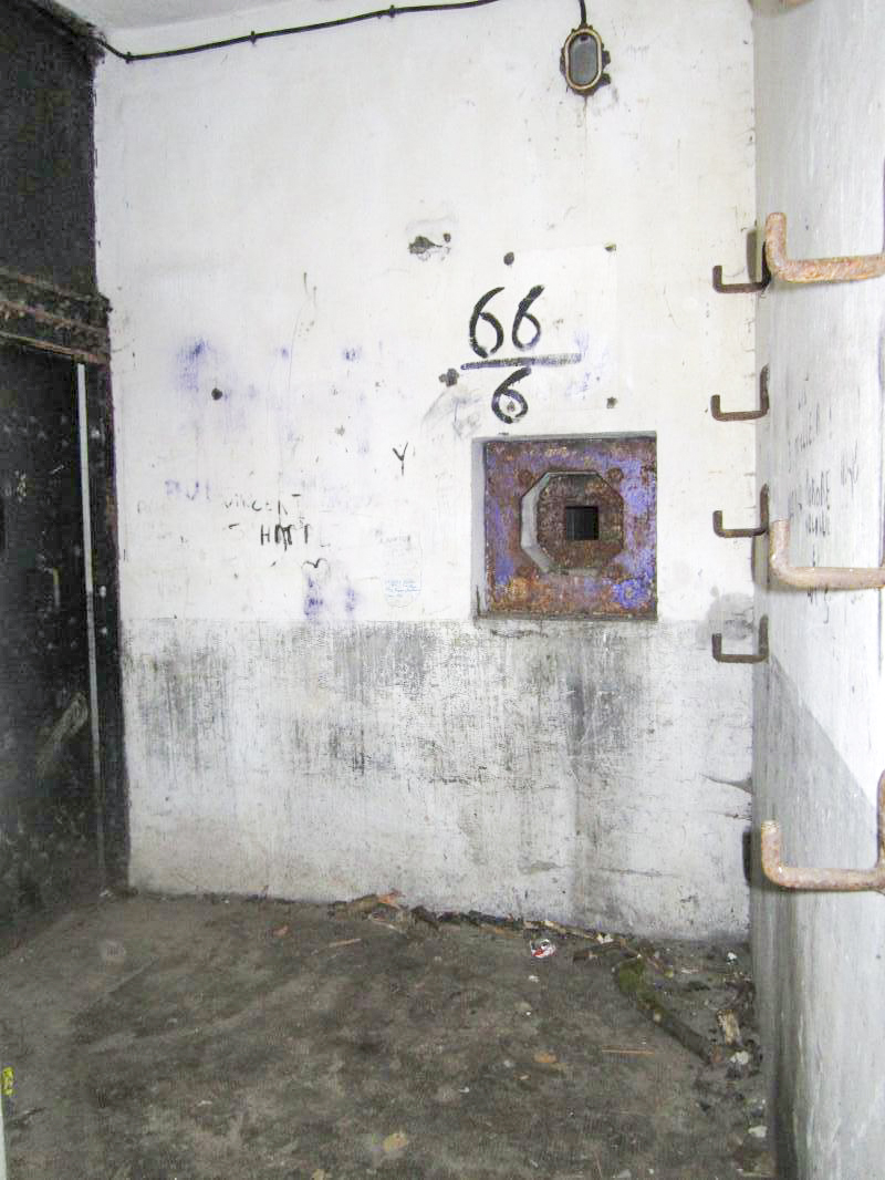 Ligne Maginot - SOUFFLENHEIM (II / 23° RIF) - (Abri) - Créneau FM de défense intérieur - gregfuchs